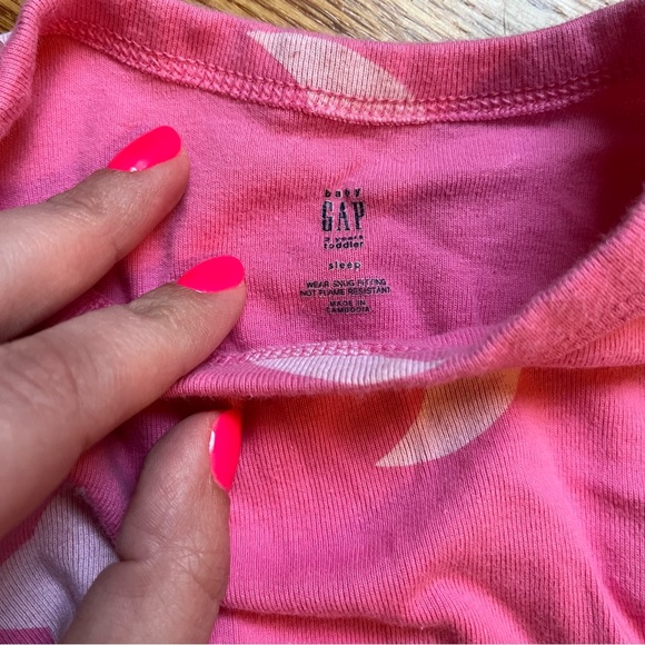 Baby Gap pink star moon and heart print pajama set size 3T - Picture 2 of 3